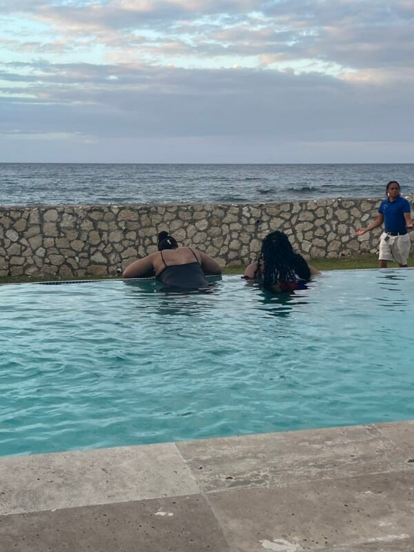 Private Transfer From Sangster International Airport Montego Bay to All Resorts, Villas, AirBnbs & Homes in Runaway Bay Area